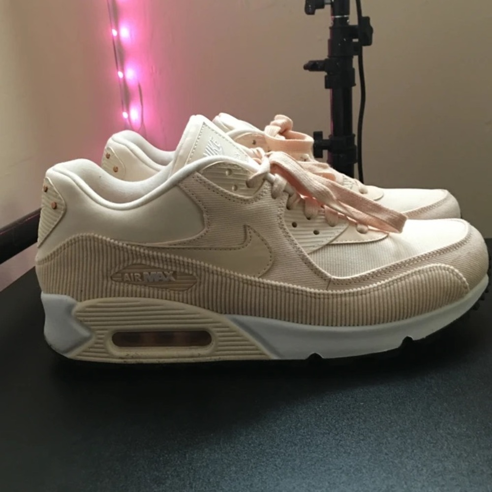 Women’s Airmax 90 Size 9.5